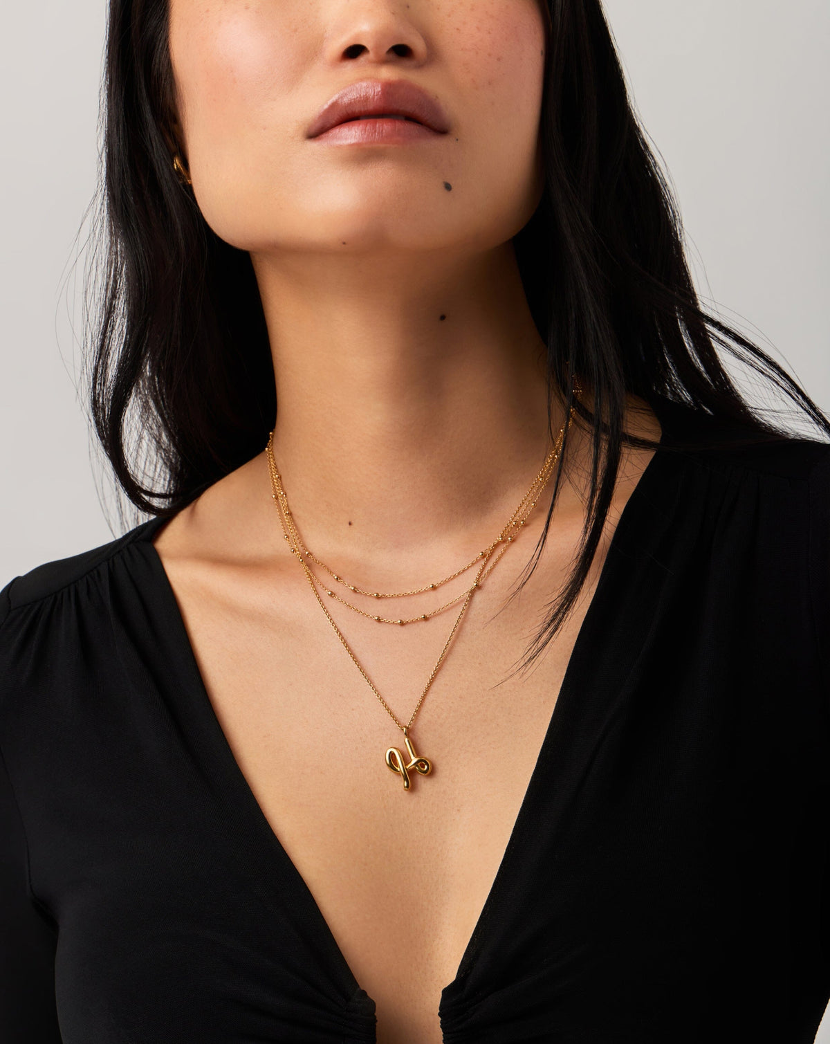 Curly Molten Initial Pendant Necklace - H | 18k Gold Vermeil