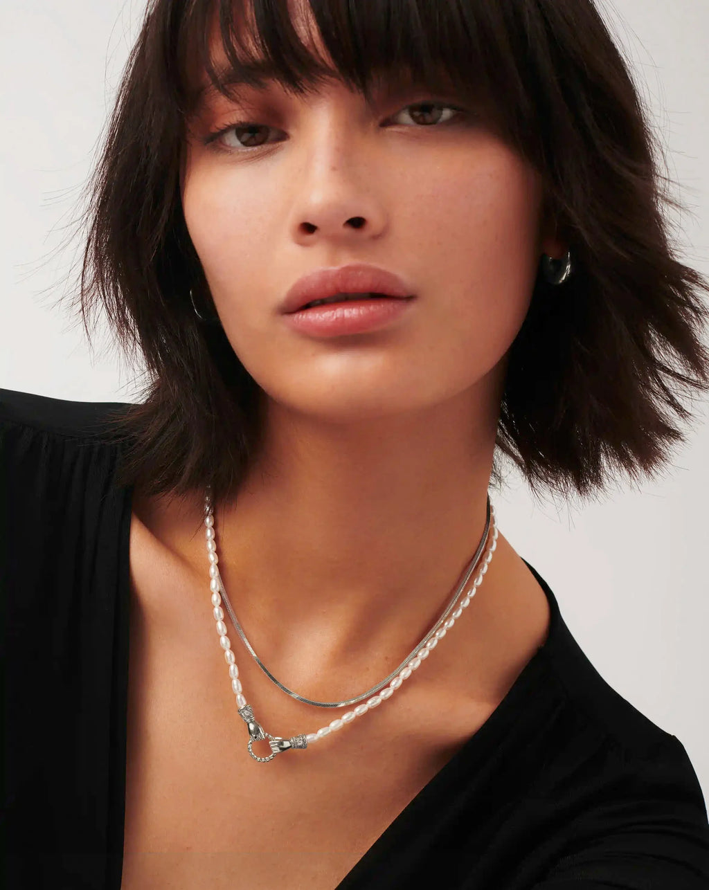 Harris Reed In Good Hands Pearl Pendant Necklace | Silver Plated/Pearl & Black Onyx
