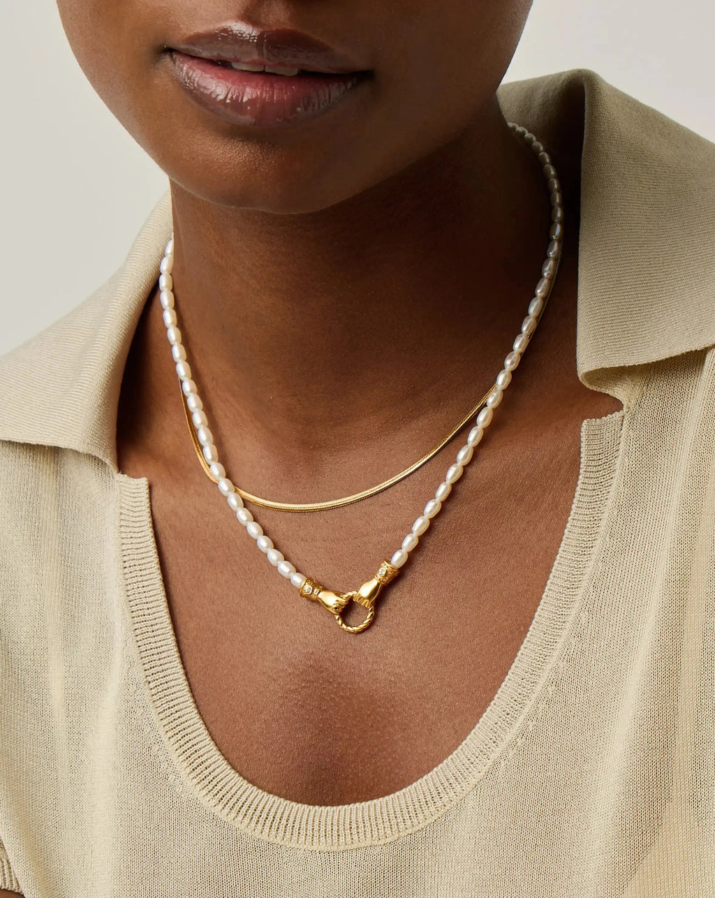 The In Good Hands Necklace Set